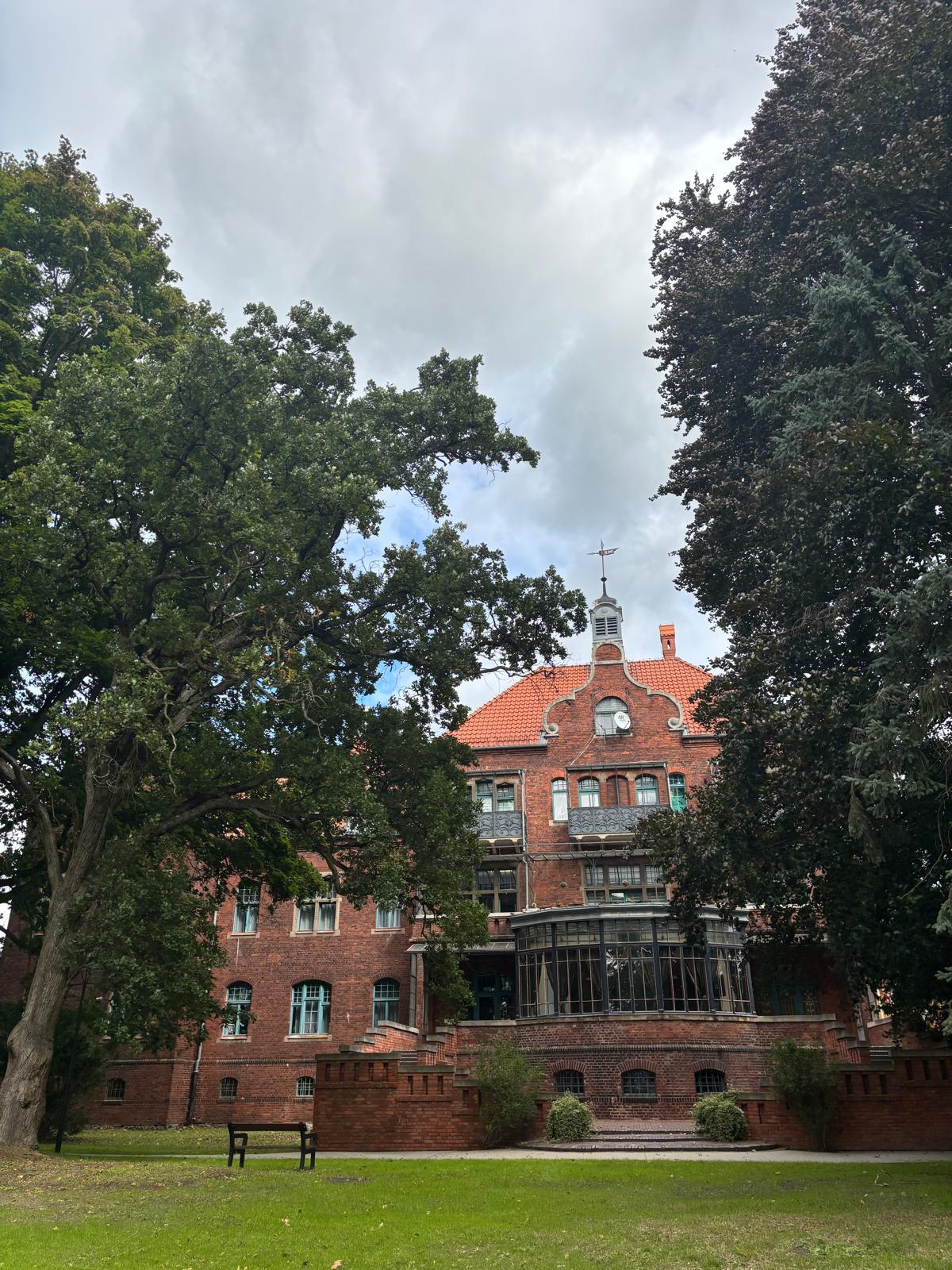 547031399_1221563160003897_2001168852482765437_n