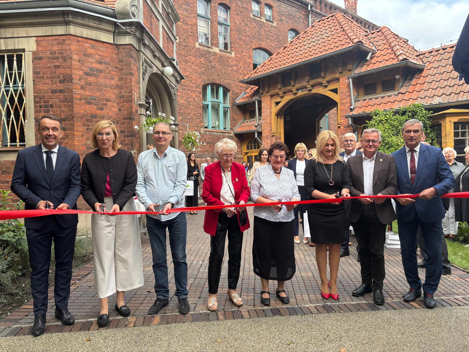 549759672_1221560636670816_2959783475036380735_n